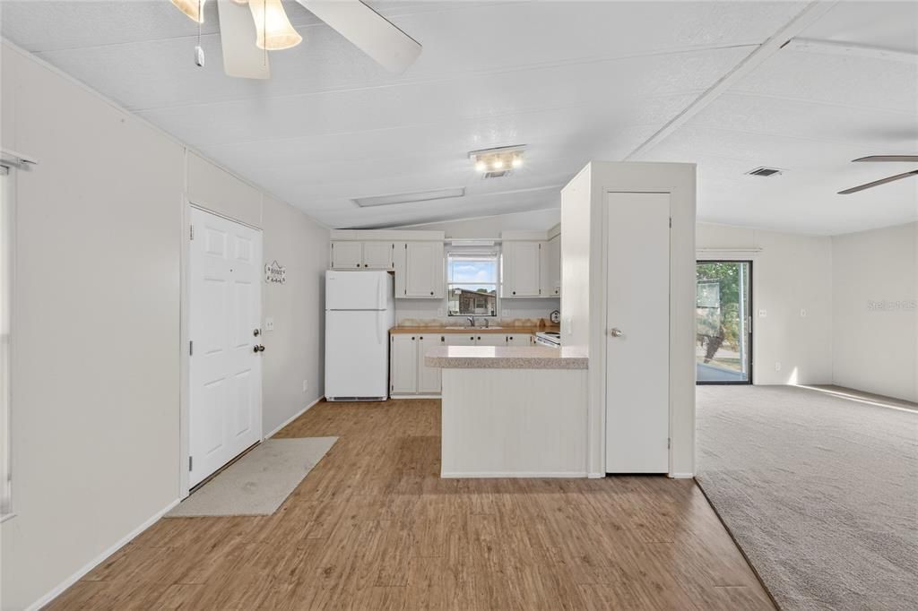 Activo con contrato: $129,000 (2 camas, 2 baños, 1040 Pies cuadrados)