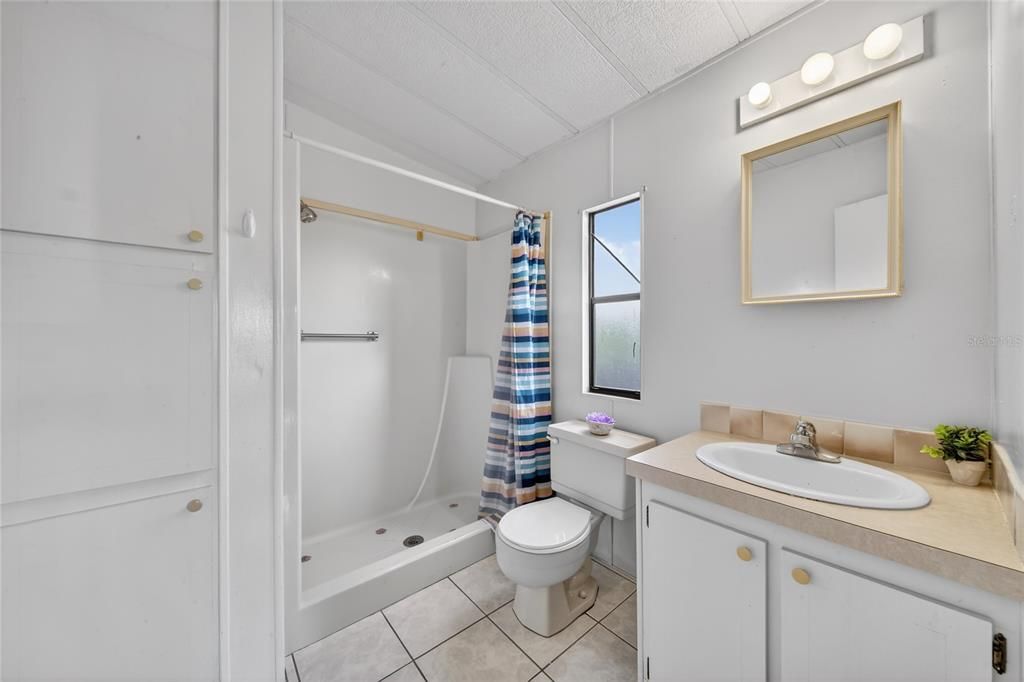 Activo con contrato: $129,000 (2 camas, 2 baños, 1040 Pies cuadrados)