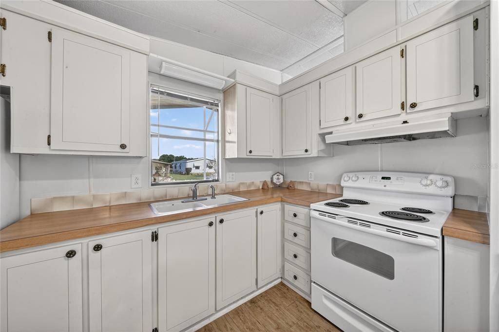 Activo con contrato: $129,000 (2 camas, 2 baños, 1040 Pies cuadrados)