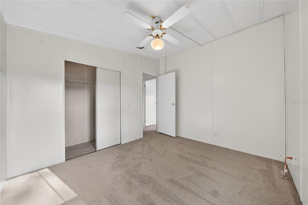 Activo con contrato: $129,000 (2 camas, 2 baños, 1040 Pies cuadrados)