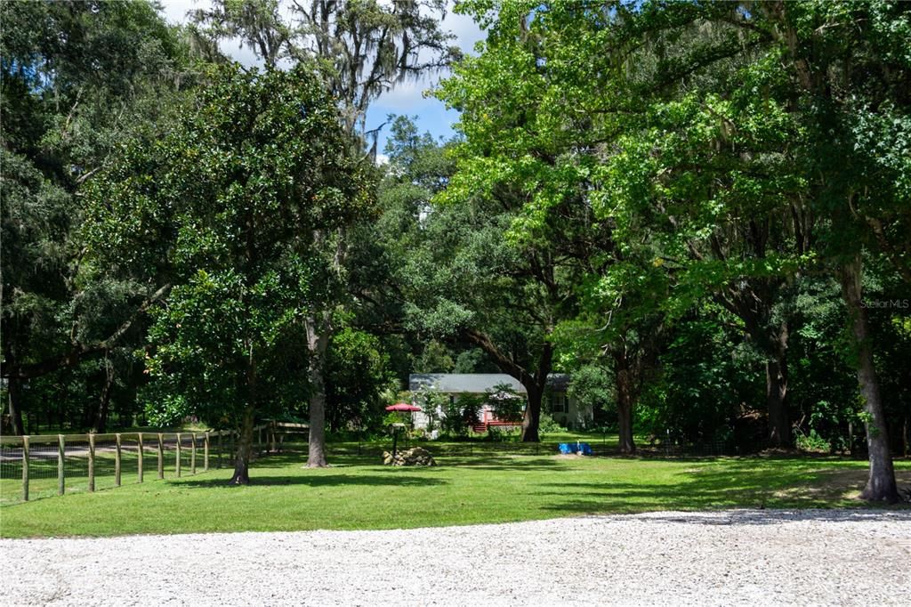 На продажу: $330,000 (2 спален, 2 ванн, 1624 Квадратных фут)