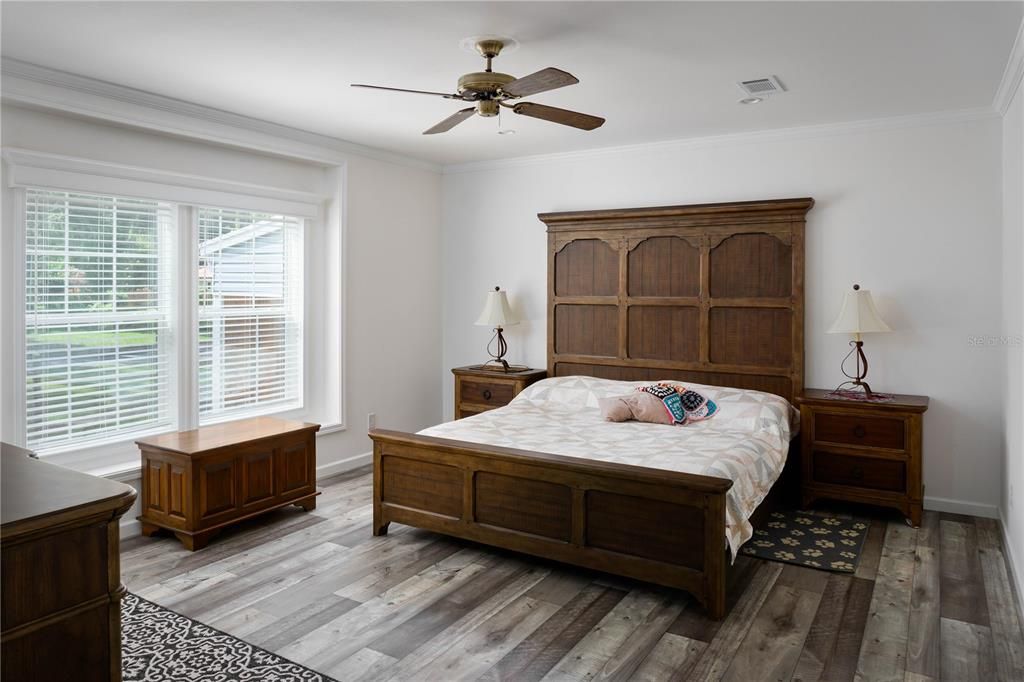 На продажу: $330,000 (2 спален, 2 ванн, 1624 Квадратных фут)