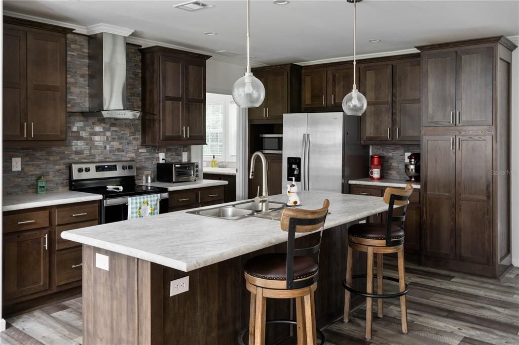 На продажу: $330,000 (2 спален, 2 ванн, 1624 Квадратных фут)