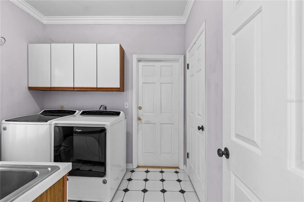 For Rent: $4,500 (4 beds, 3 baths, 3024 Square Feet)
