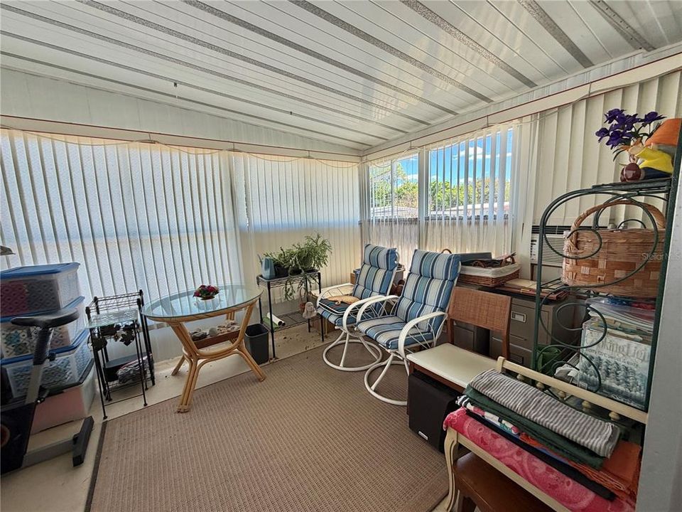 For Sale: $79,900 (2 beds, 2 baths, 1008 Square Feet)