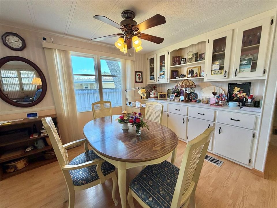 For Sale: $79,900 (2 beds, 2 baths, 1008 Square Feet)