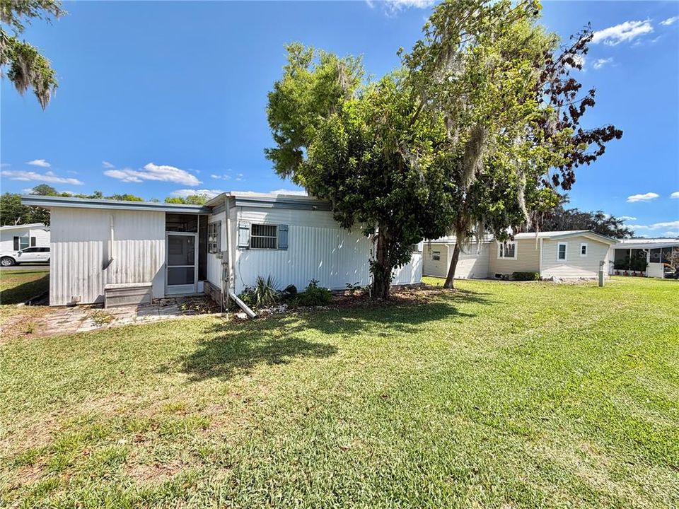 For Sale: $79,900 (2 beds, 2 baths, 1008 Square Feet)