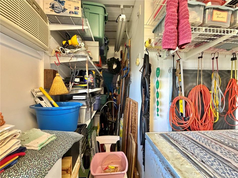 For Sale: $79,900 (2 beds, 2 baths, 1008 Square Feet)