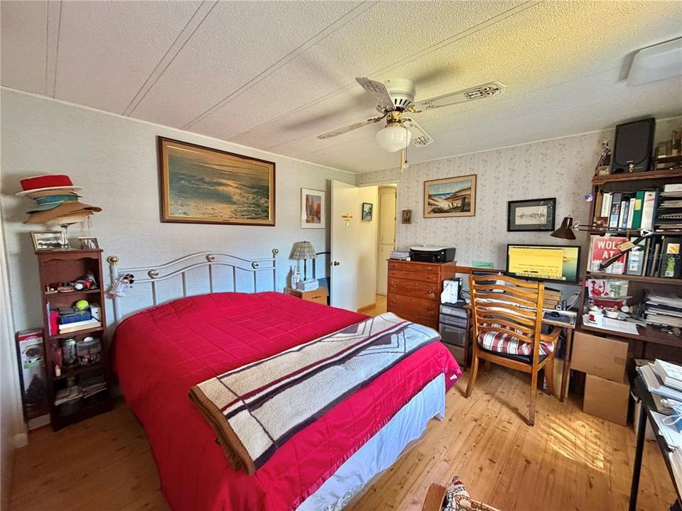 For Sale: $79,900 (2 beds, 2 baths, 1008 Square Feet)