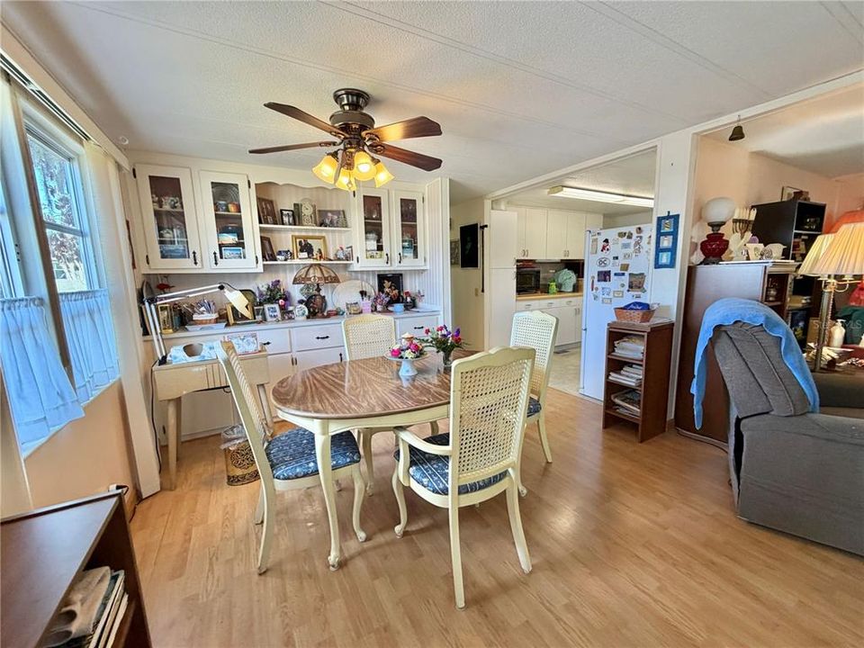 For Sale: $79,900 (2 beds, 2 baths, 1008 Square Feet)