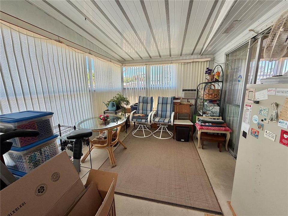 For Sale: $79,900 (2 beds, 2 baths, 1008 Square Feet)