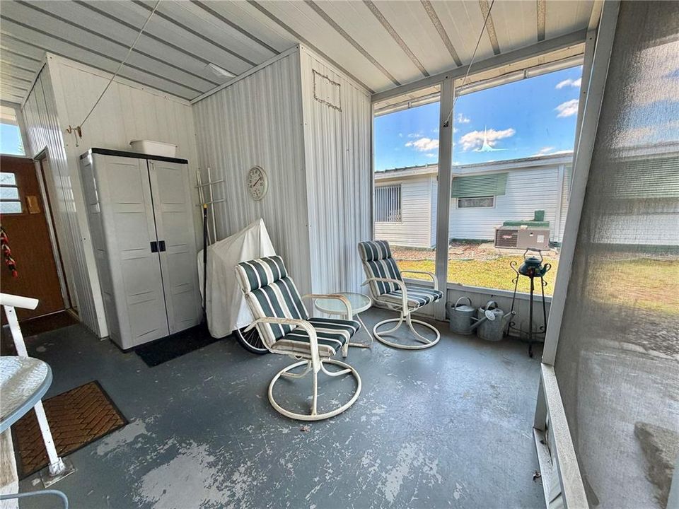 For Sale: $79,900 (2 beds, 2 baths, 1008 Square Feet)