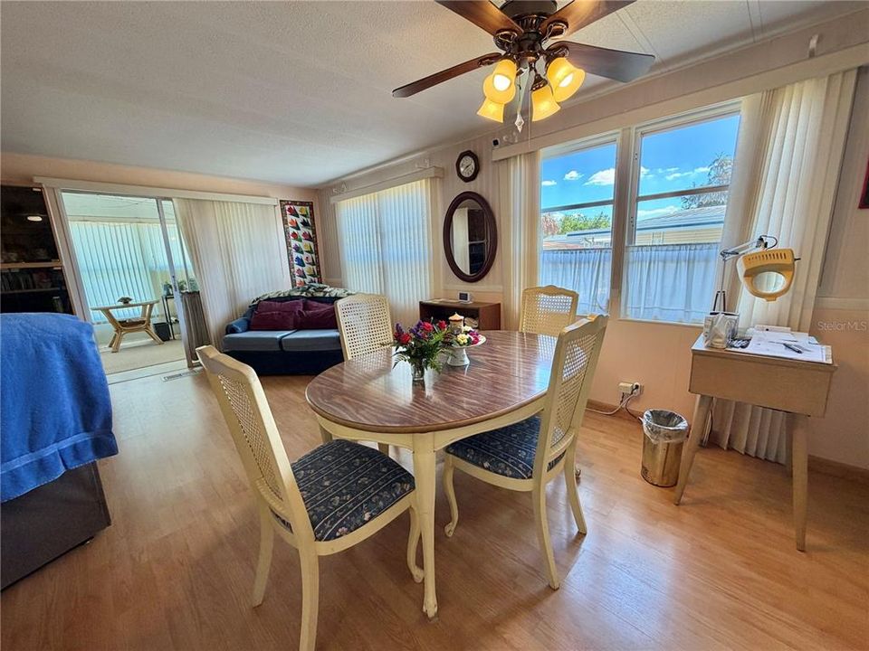 For Sale: $79,900 (2 beds, 2 baths, 1008 Square Feet)