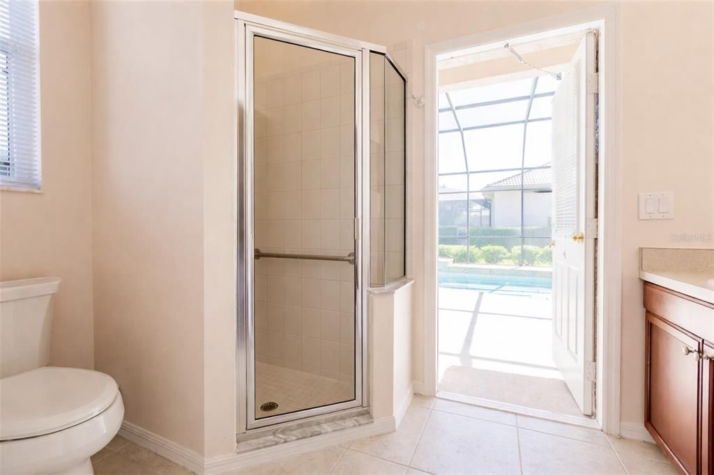 На продажу: $599,999 (4 спален, 3 ванн, 2333 Квадратных фут)