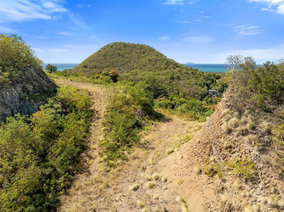 For Sale: $2,600,000 (14.00 acres)