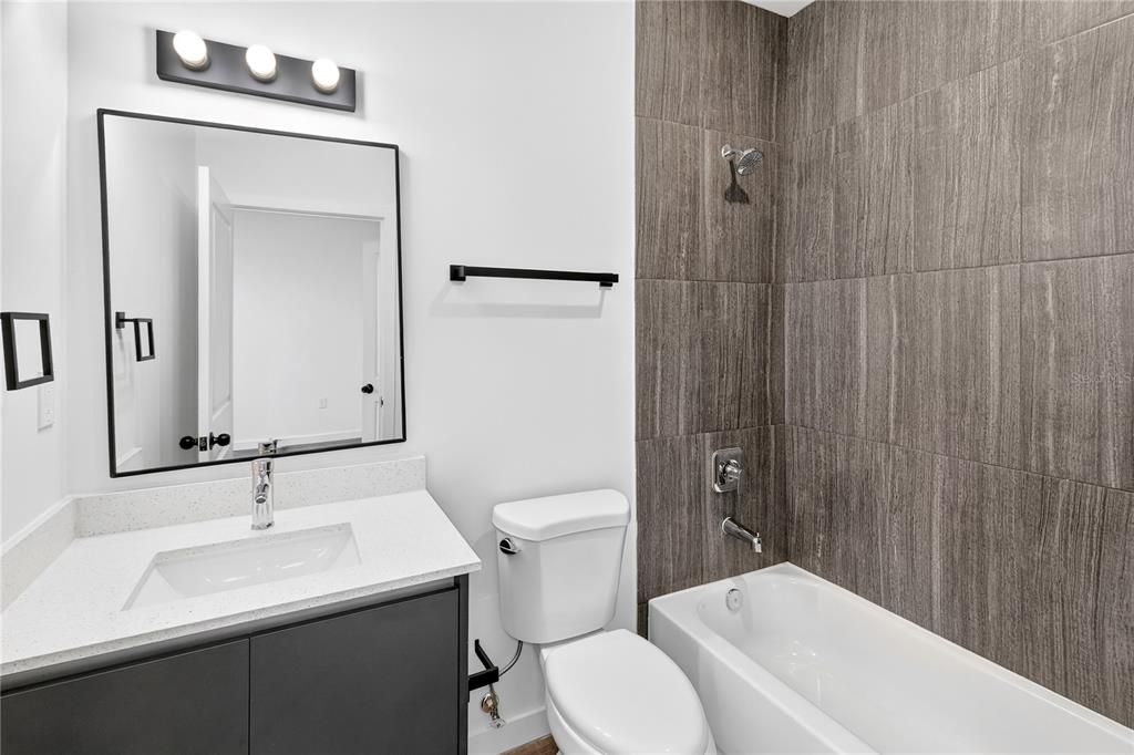 En Renta: $1,995 (3 camas, 3 baños, 1187 Pies cuadrados)