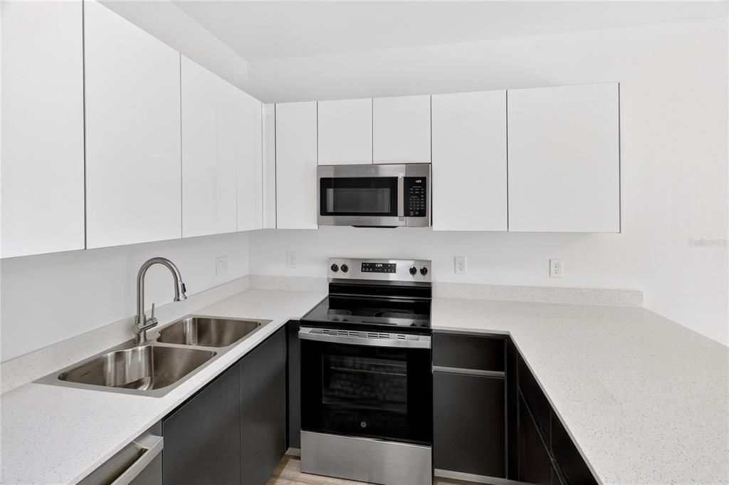 En Renta: $1,995 (3 camas, 3 baños, 1187 Pies cuadrados)