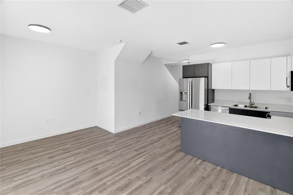 En Renta: $1,995 (3 camas, 3 baños, 1187 Pies cuadrados)