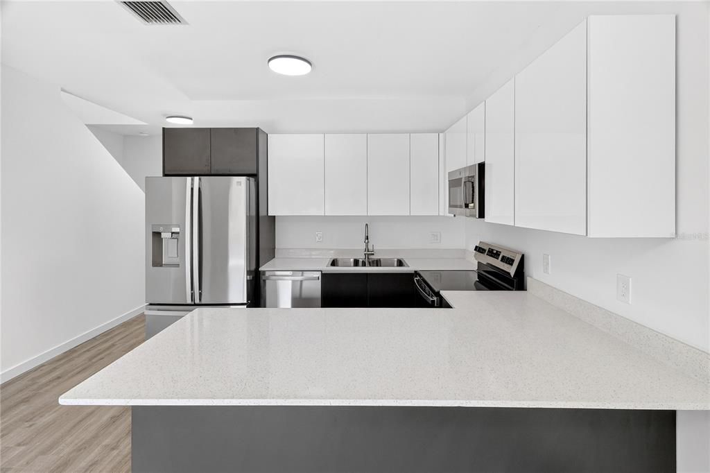 En Renta: $1,995 (3 camas, 3 baños, 1187 Pies cuadrados)