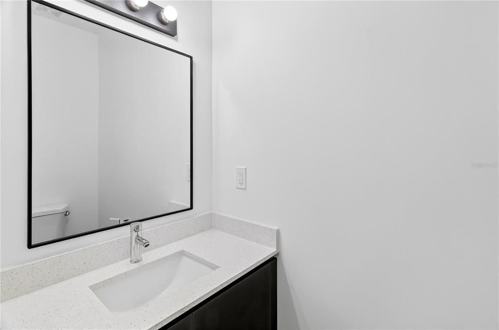 En Renta: $1,995 (3 camas, 3 baños, 1187 Pies cuadrados)