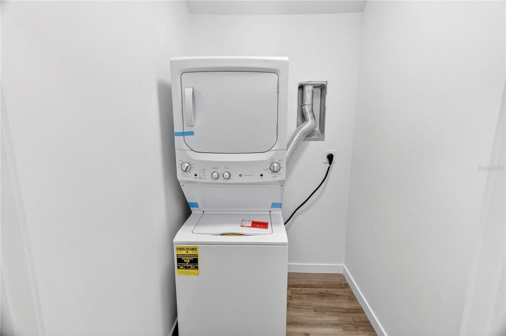 En Renta: $1,995 (3 camas, 3 baños, 1187 Pies cuadrados)