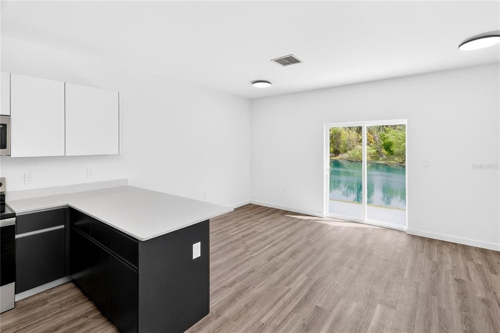 En Renta: $1,995 (3 camas, 3 baños, 1187 Pies cuadrados)