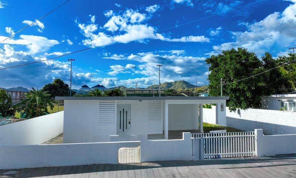 Recently Sold: $155,000 (3 beds, 2 baths, 990 Square Feet)