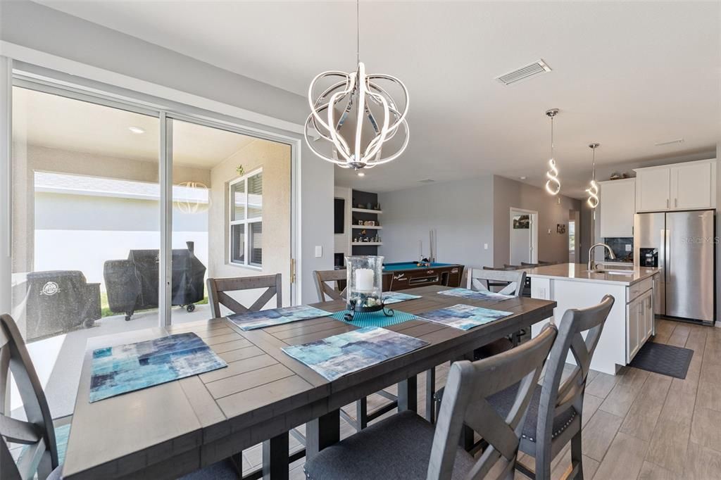 Activo con contrato: $399,900 (3 camas, 2 baños, 1722 Pies cuadrados)