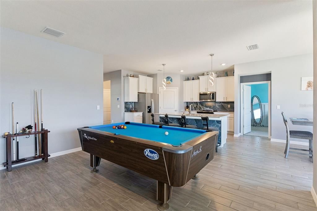Activo con contrato: $399,900 (3 camas, 2 baños, 1722 Pies cuadrados)