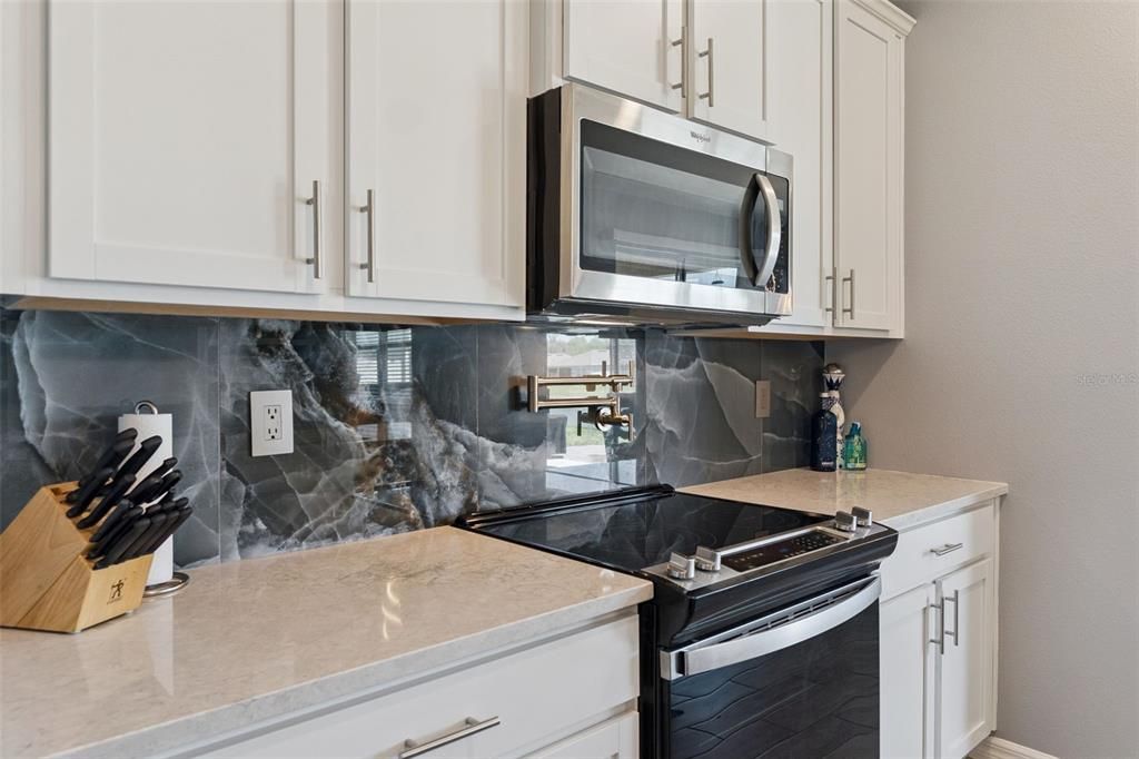 Activo con contrato: $399,900 (3 camas, 2 baños, 1722 Pies cuadrados)
