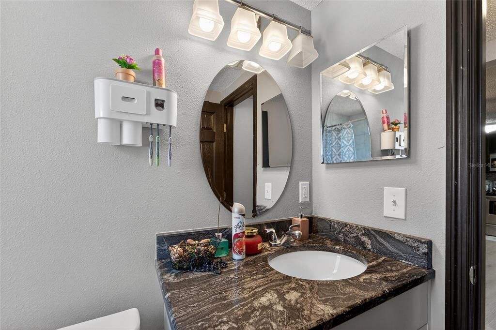 For Sale: $224,900 (2 beds, 2 baths, 1018 Square Feet)