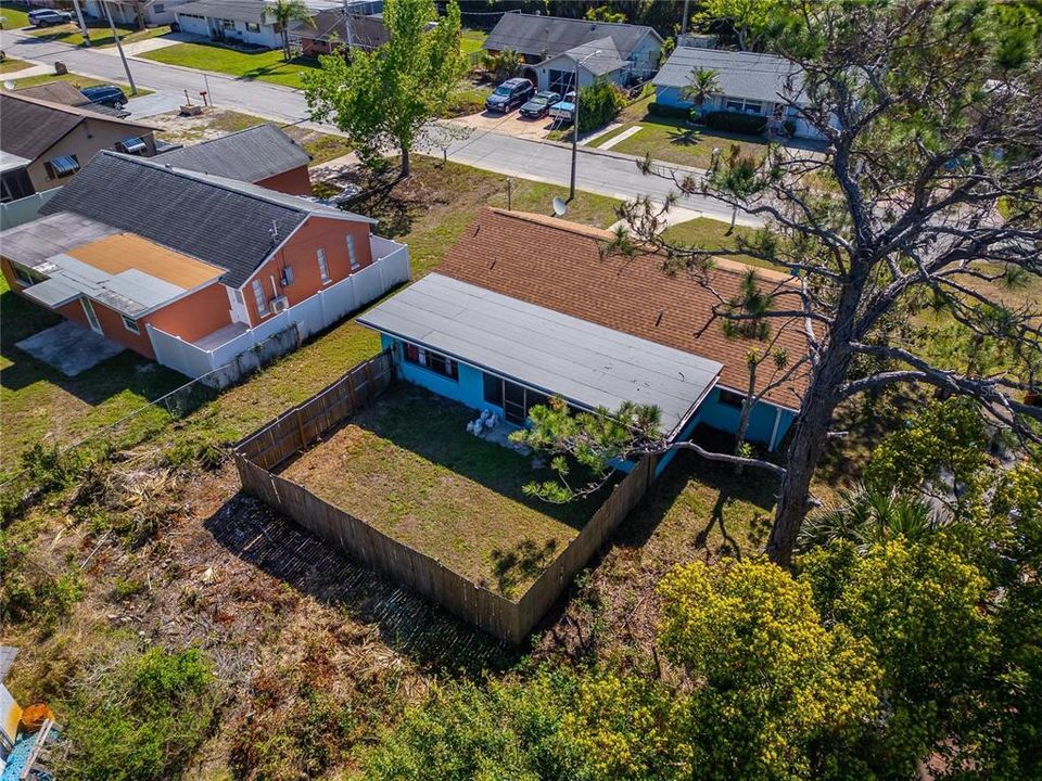 For Sale: $224,900 (2 beds, 2 baths, 1018 Square Feet)