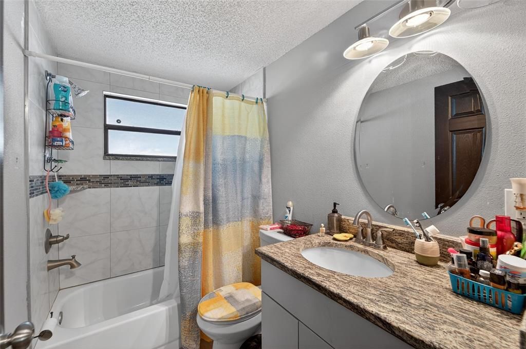 For Sale: $224,900 (2 beds, 2 baths, 1018 Square Feet)