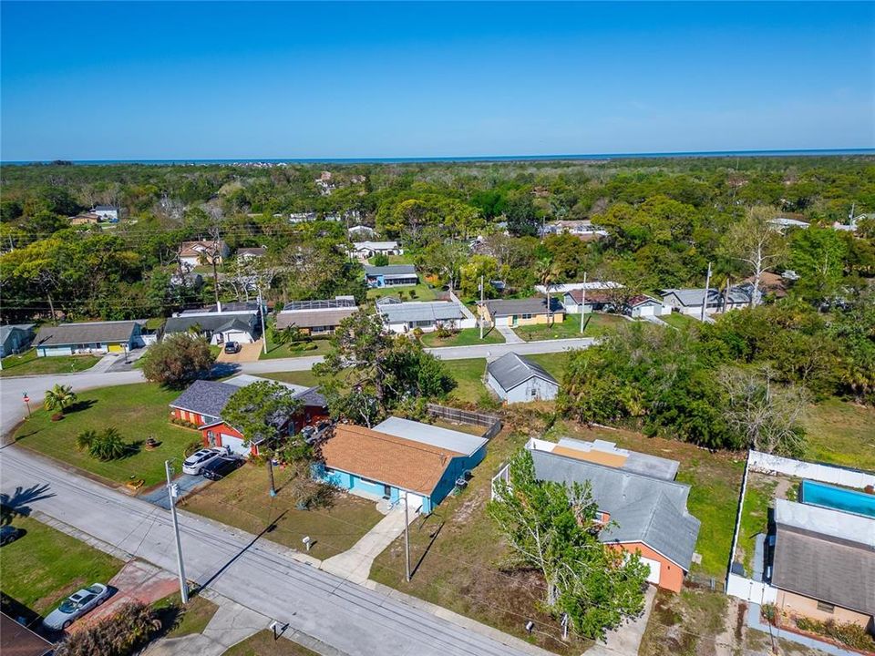 For Sale: $224,900 (2 beds, 2 baths, 1018 Square Feet)