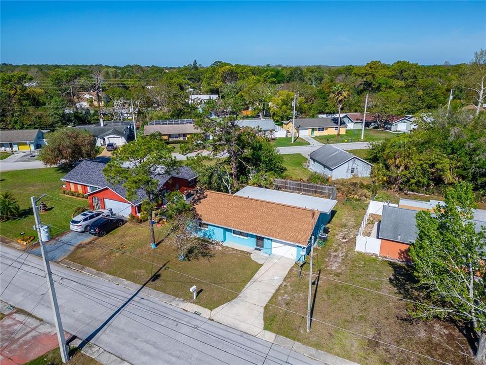 For Sale: $224,900 (2 beds, 2 baths, 1018 Square Feet)