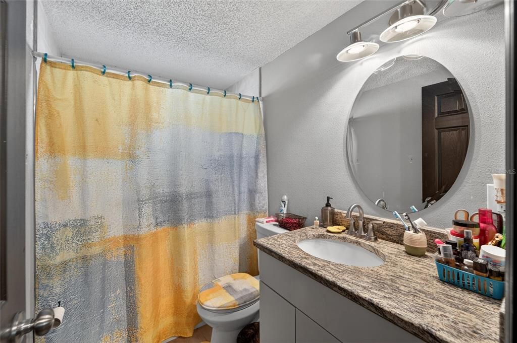 For Sale: $224,900 (2 beds, 2 baths, 1018 Square Feet)