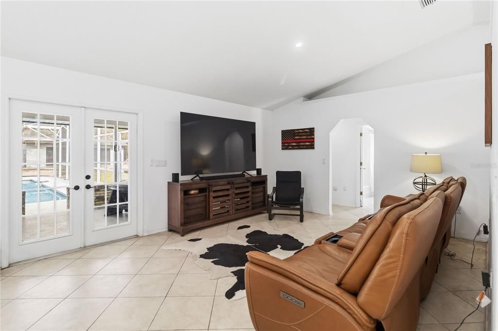En Venta: $890,000 (3 camas, 2 baños, 2017 Pies cuadrados)