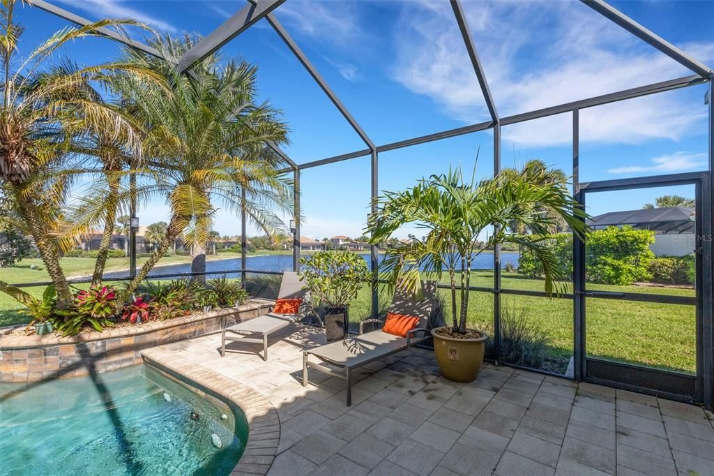 Active With Contract: $667,500 (4 beds, 3 baths, 2556 Square Feet)