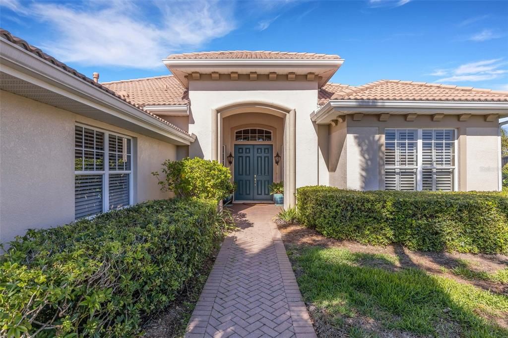 Active With Contract: $667,500 (4 beds, 3 baths, 2556 Square Feet)
