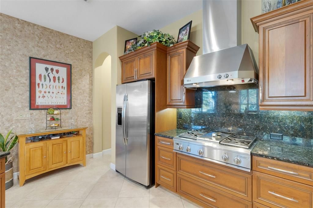 Active With Contract: $667,500 (4 beds, 3 baths, 2556 Square Feet)