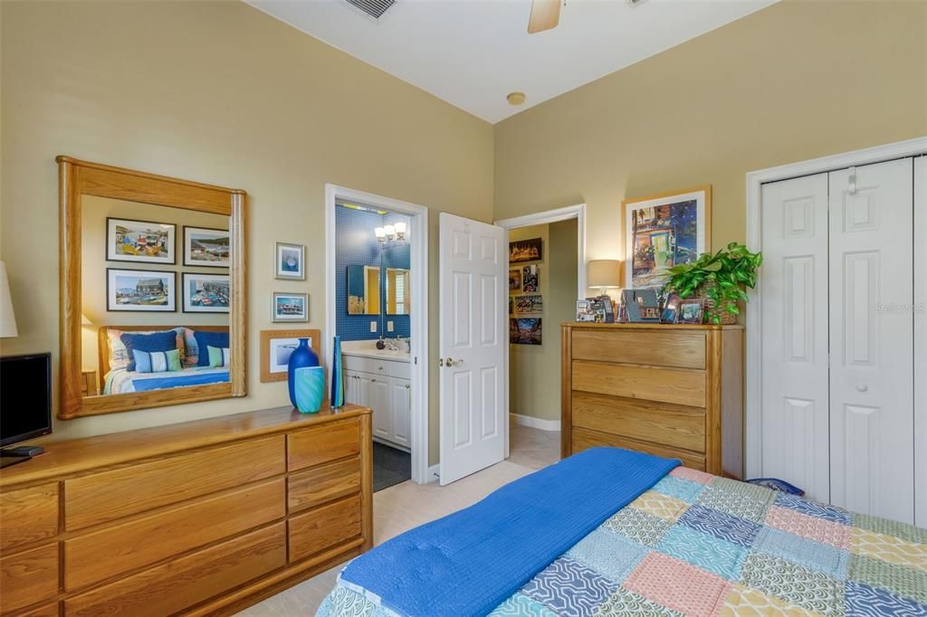 Active With Contract: $667,500 (4 beds, 3 baths, 2556 Square Feet)