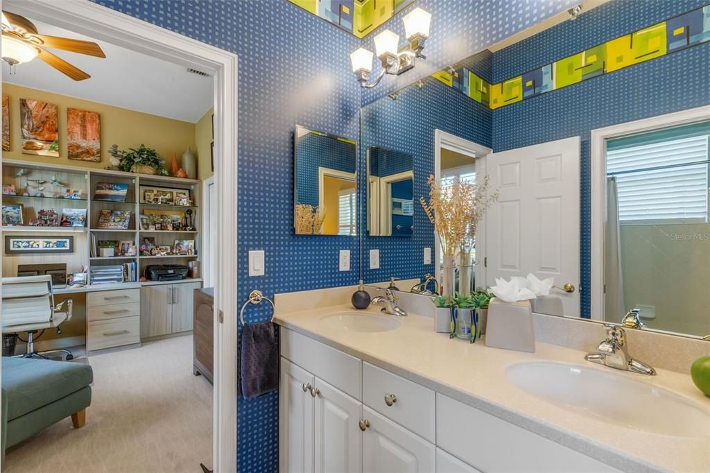 Active With Contract: $667,500 (4 beds, 3 baths, 2556 Square Feet)