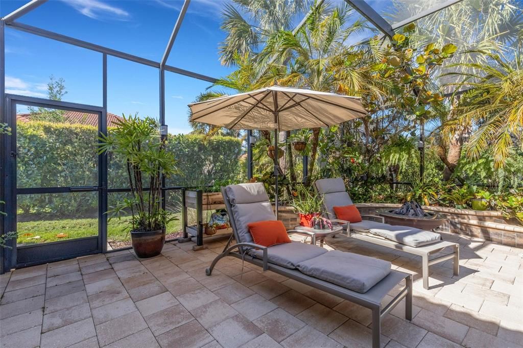 Active With Contract: $667,500 (4 beds, 3 baths, 2556 Square Feet)