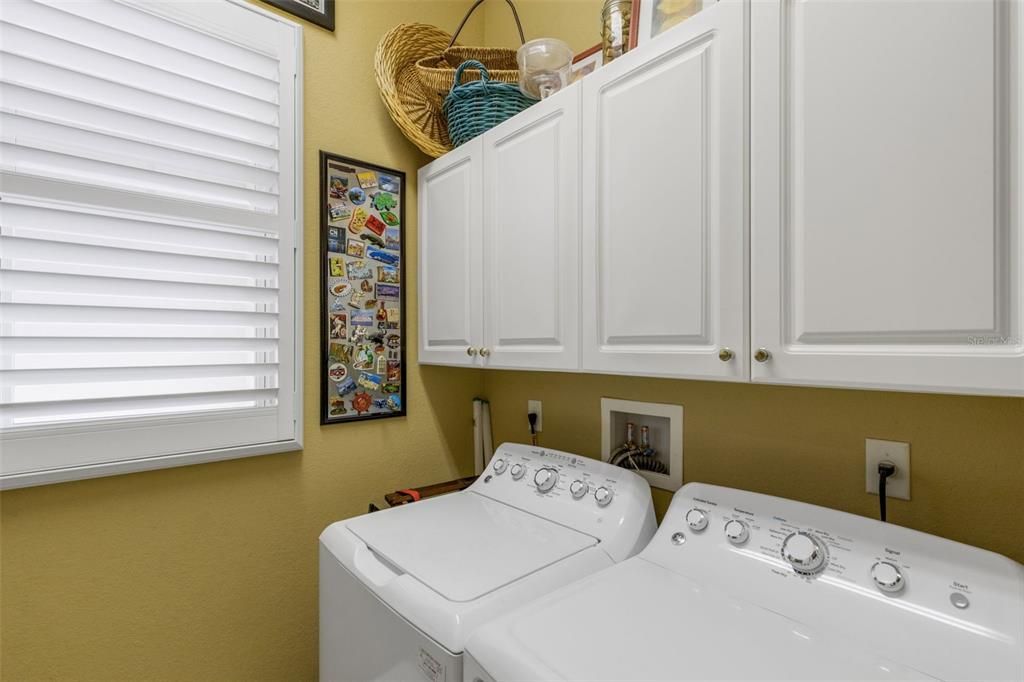 Active With Contract: $667,500 (4 beds, 3 baths, 2556 Square Feet)