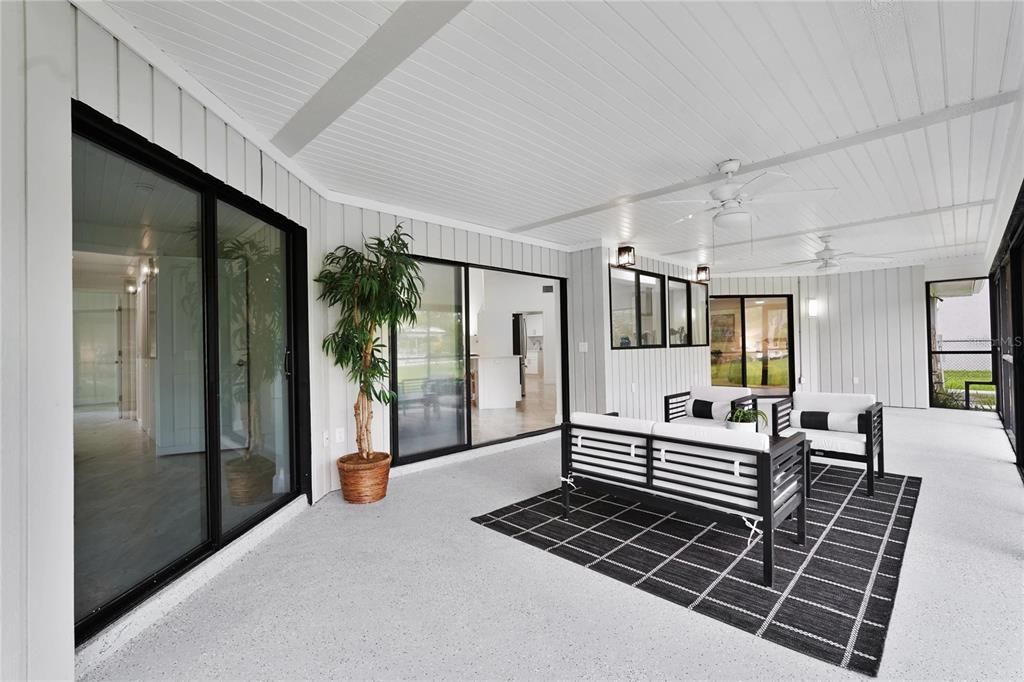 En Venta: $564,000 (3 camas, 2 baños, 2020 Pies cuadrados)