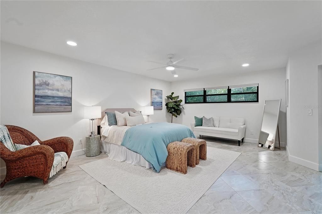 En Venta: $564,000 (3 camas, 2 baños, 2020 Pies cuadrados)