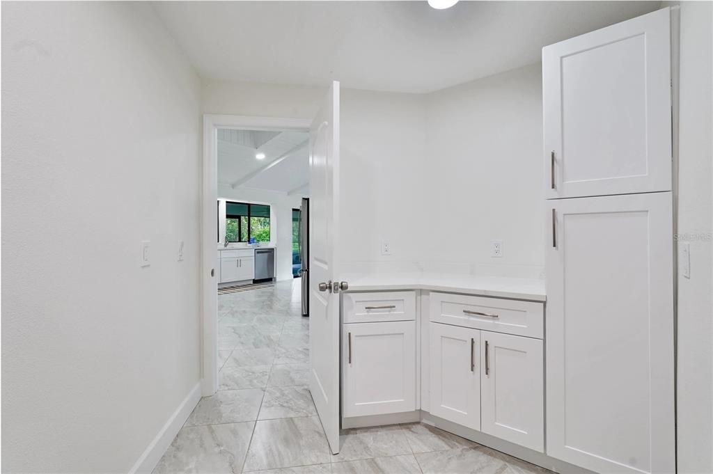 En Venta: $564,000 (3 camas, 2 baños, 2020 Pies cuadrados)