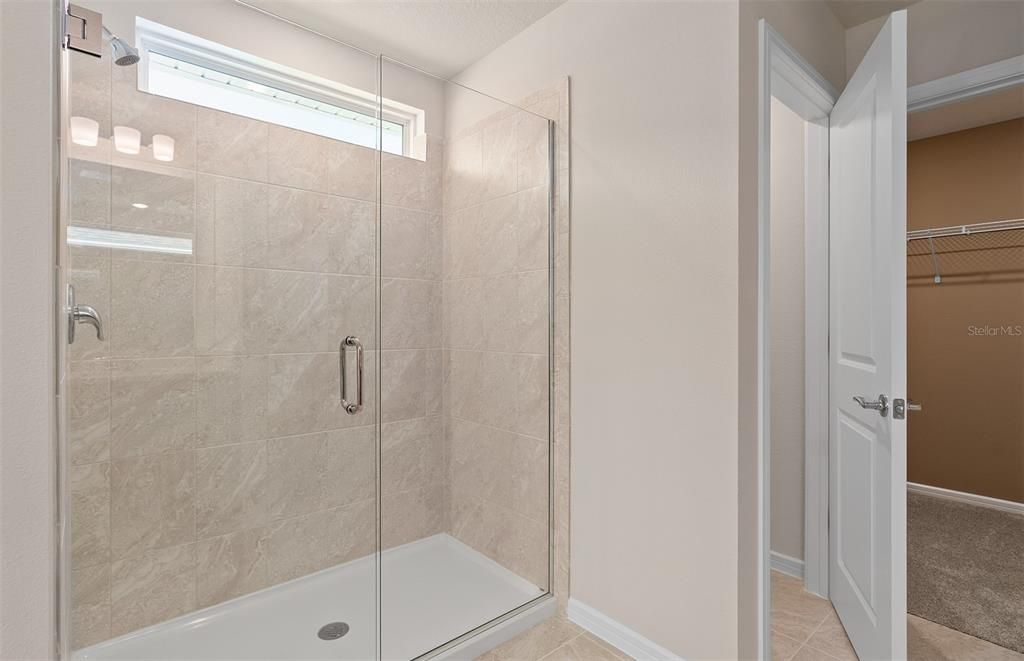 Activo con contrato: $429,890 (5 camas, 3 baños, 2603 Pies cuadrados)