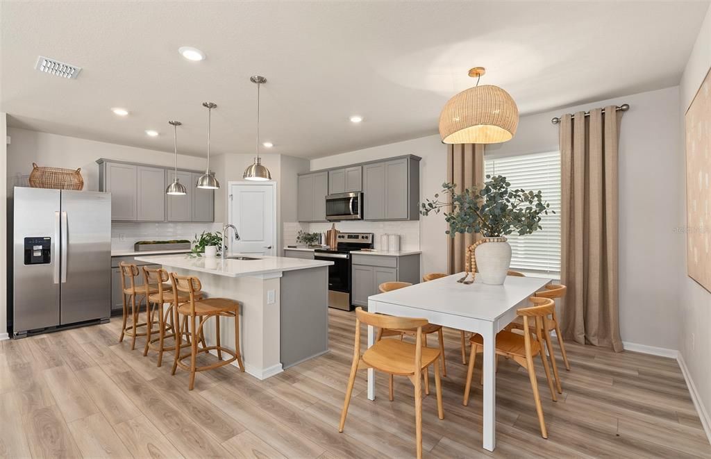 Activo con contrato: $429,890 (5 camas, 3 baños, 2603 Pies cuadrados)