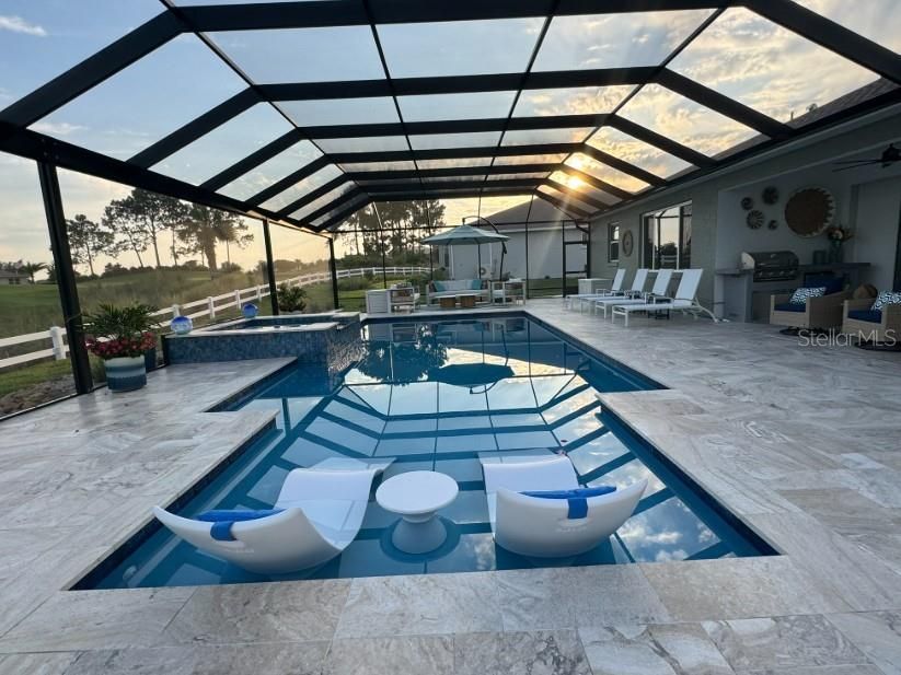 En Venta: $799,900 (3 camas, 3 baños, 2451 Pies cuadrados)